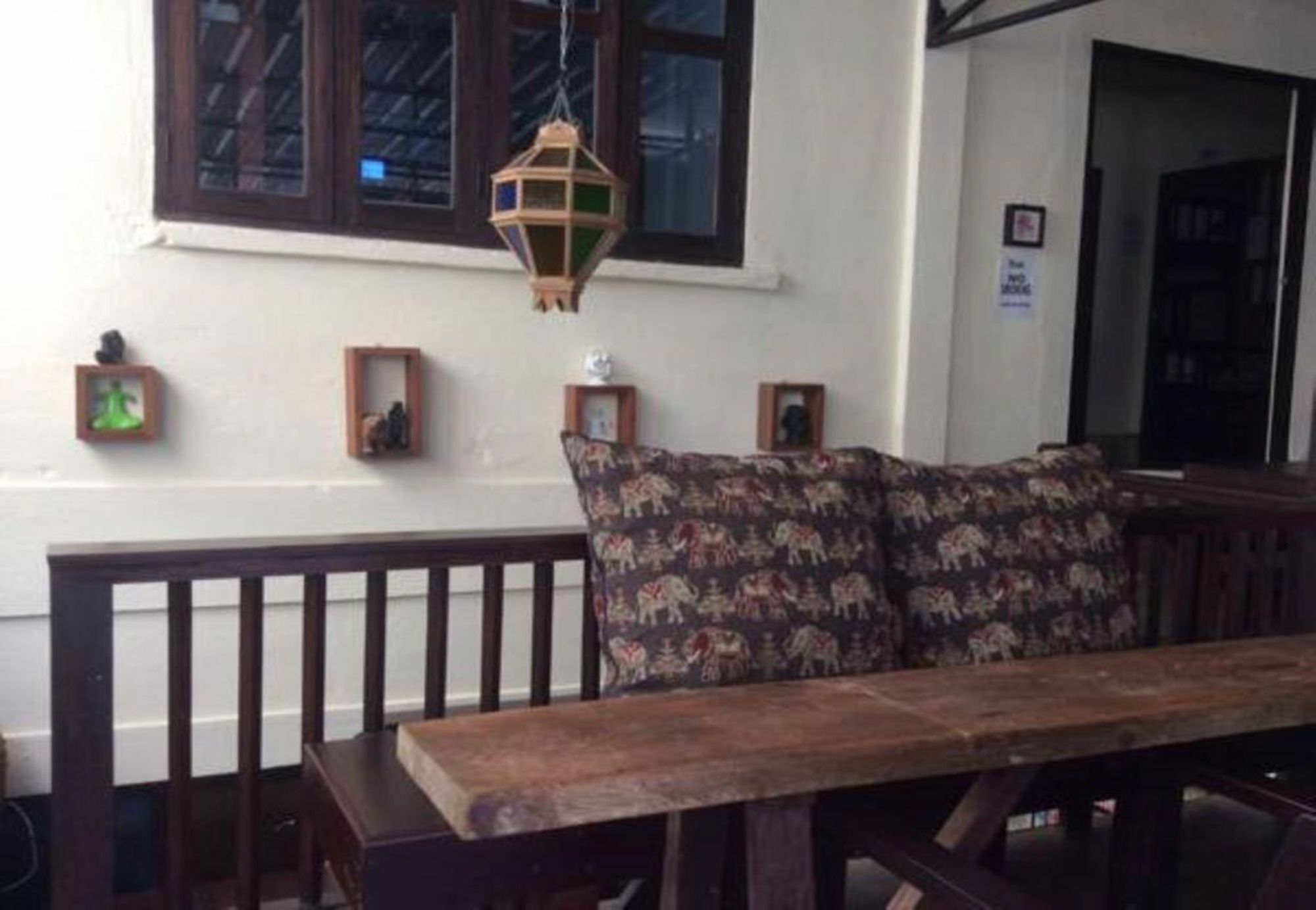 Thapae Backpackers Hostel (Adults Only) Chiang Mai Bagian luar foto